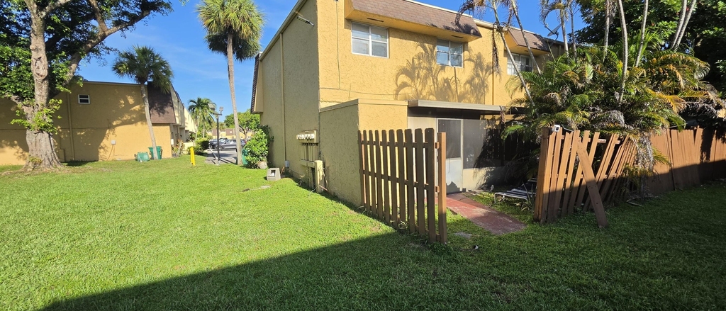 5644 Blueberry Court - Photo 15