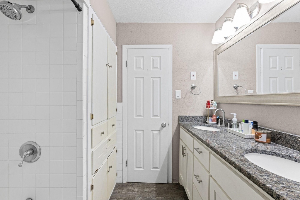 942 Longfellow Street - Photo 15