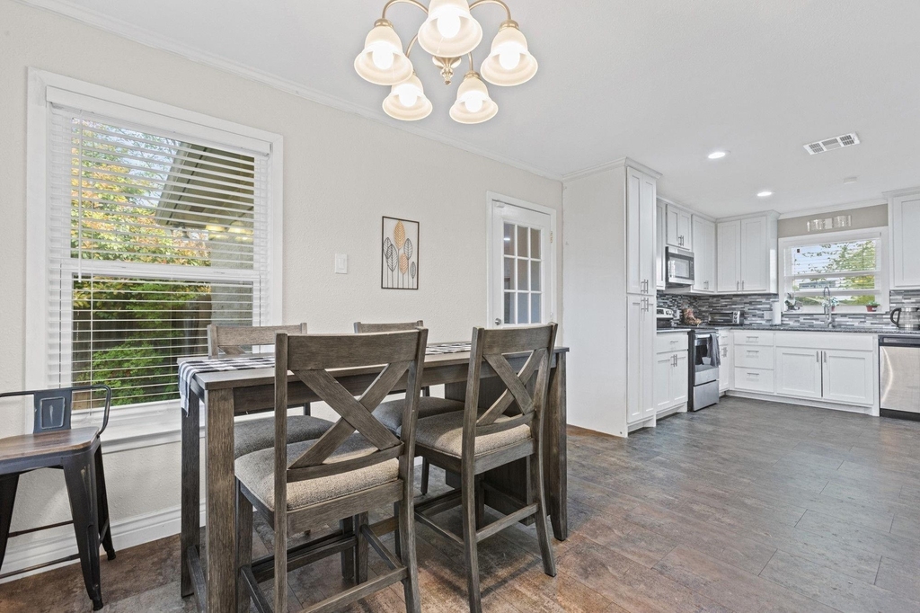 942 Longfellow Street - Photo 10