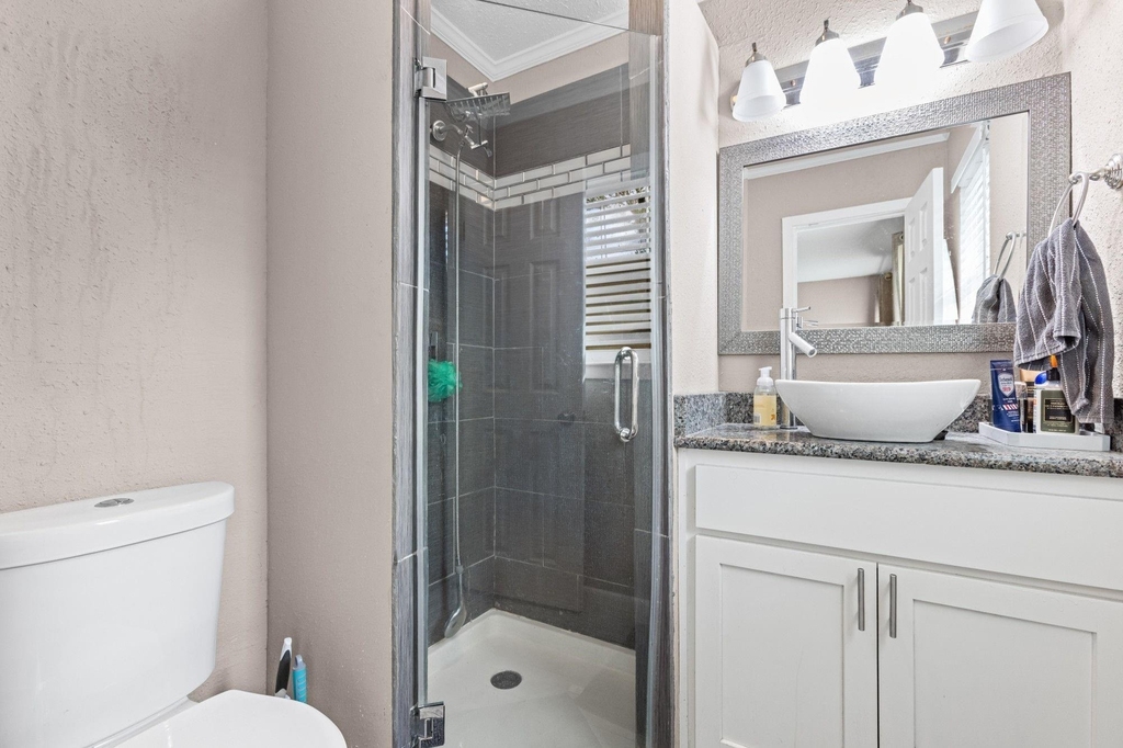 942 Longfellow Street - Photo 18
