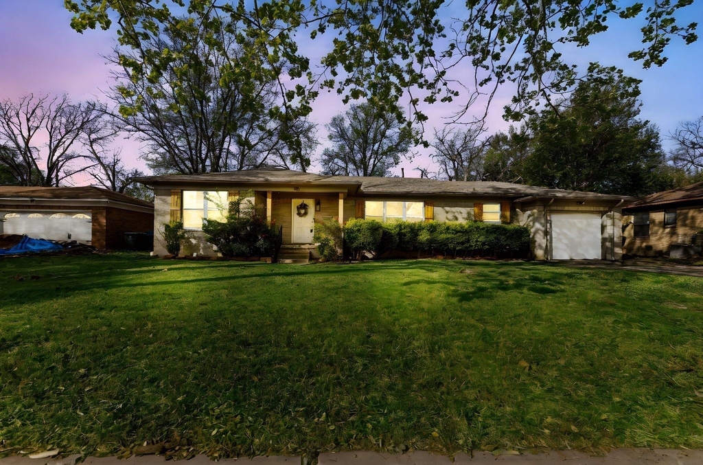 942 Longfellow Street - Photo 1