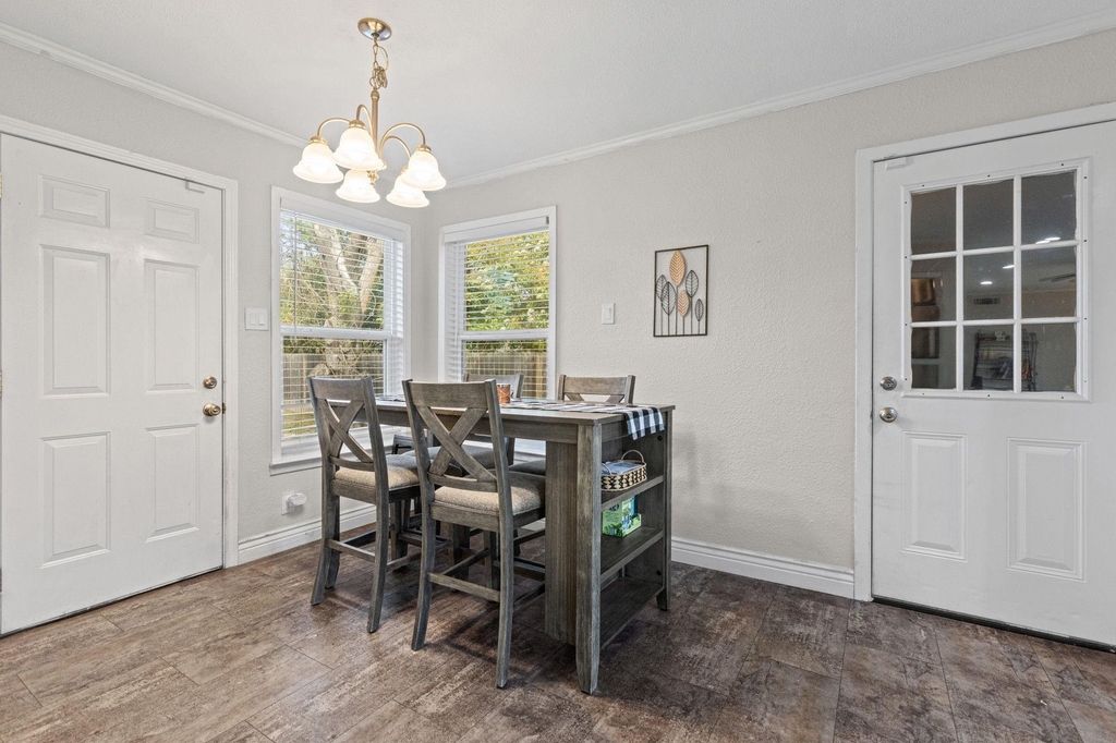 942 Longfellow Street - Photo 11