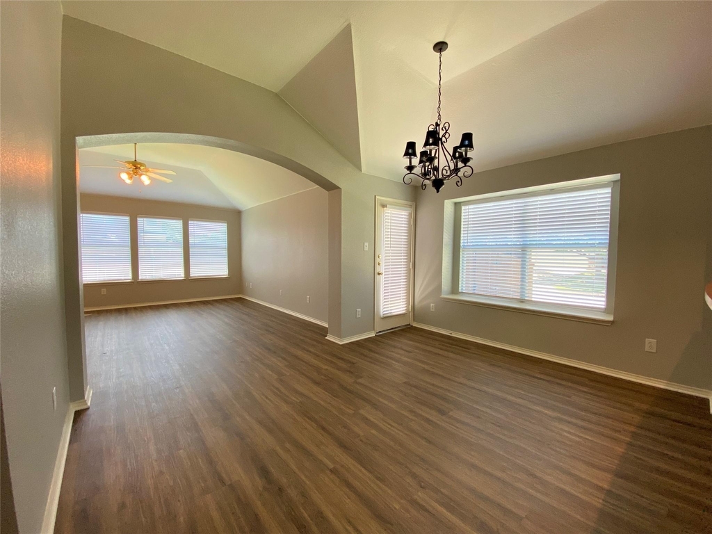 1045 Ducks Landing - Photo 11
