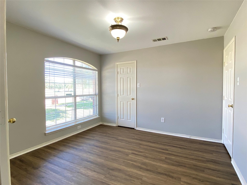 1045 Ducks Landing - Photo 4