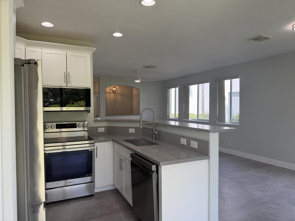 3251 Laurel Ridge Circle - Photo 4