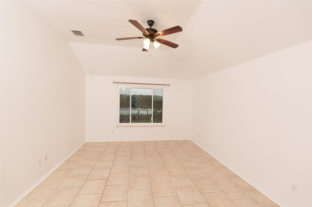 10400 Lake Park Drive - Photo 9