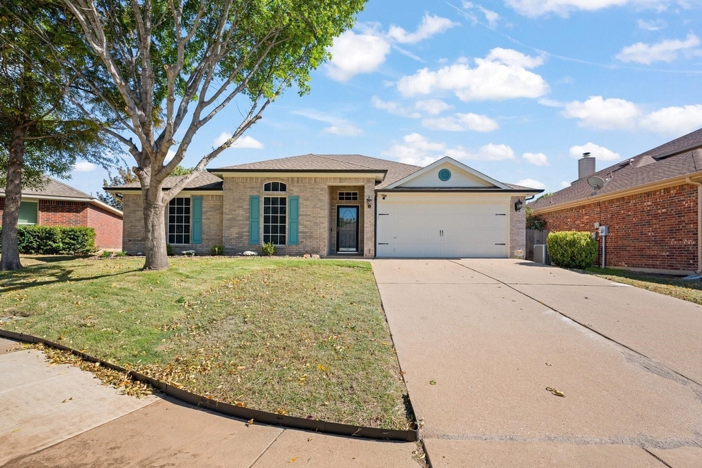 7103 Camp Creek Drive - Photo 0