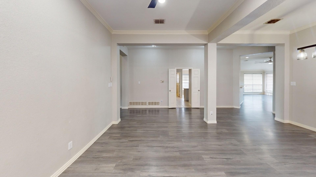 1629 Bennington Drive - Photo 17