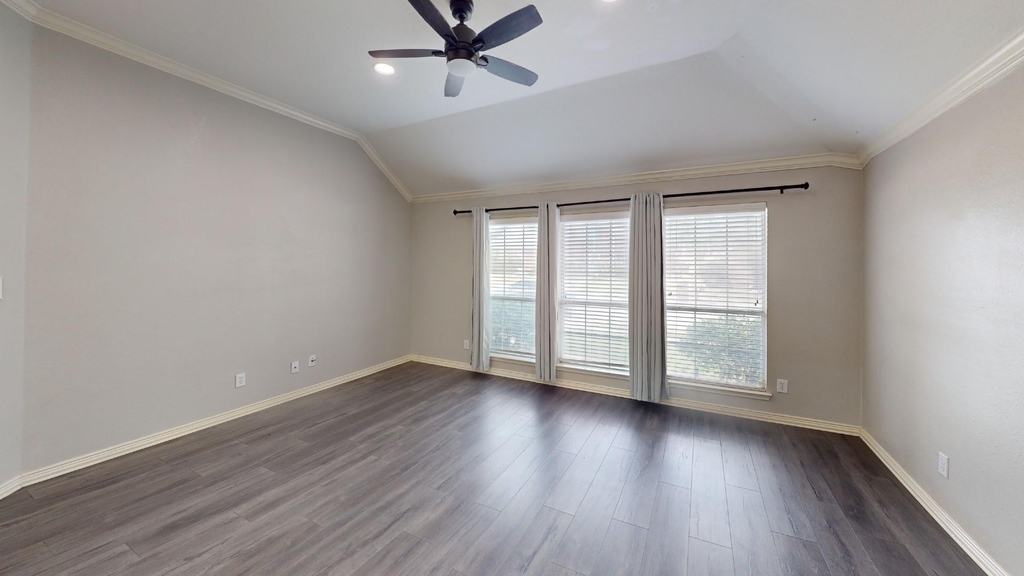 1629 Bennington Drive - Photo 10
