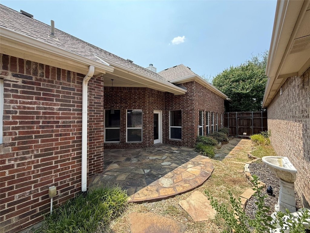 7440 Lancaster - Photo 19