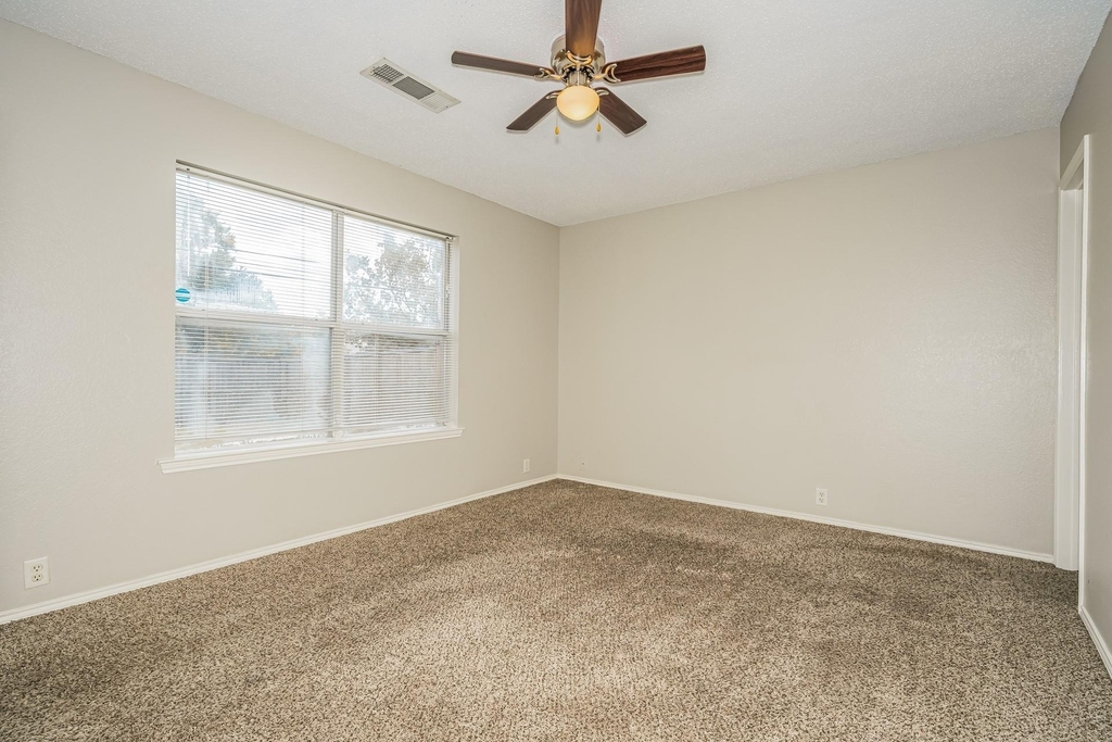 207 Prentice Drive - Photo 6