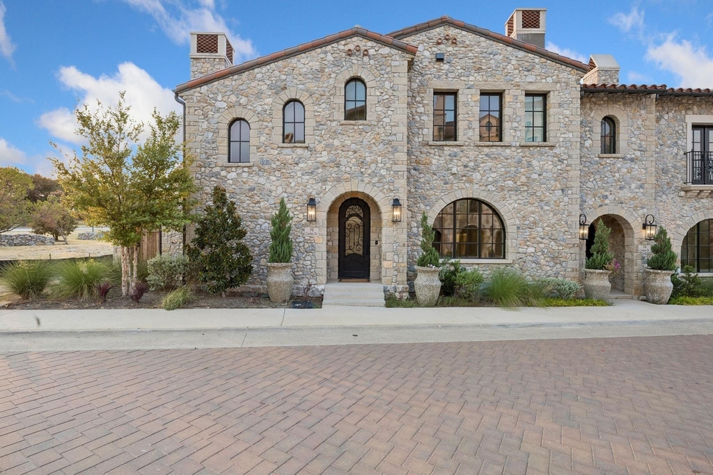 76 Cortes Drive - Photo 0