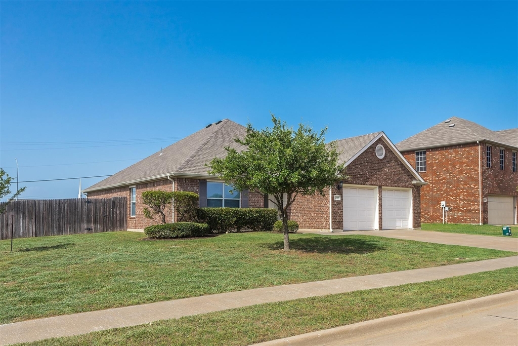 529 Quail Hollow Drive - Photo 0