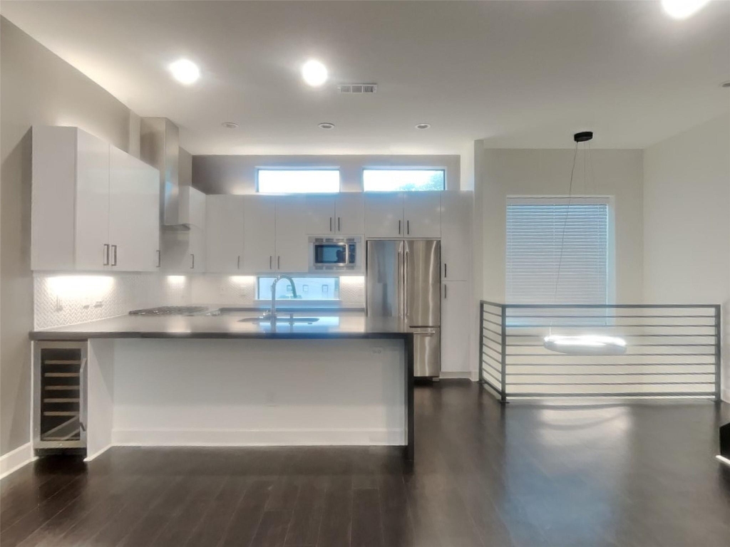 1625 Hickory Street - Photo 3