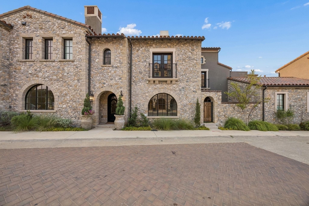 74 Cortes Drive - Photo 0