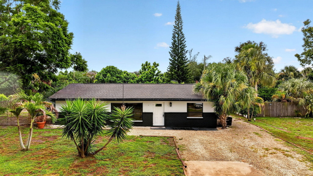 820 Se 13th Street - Photo 0