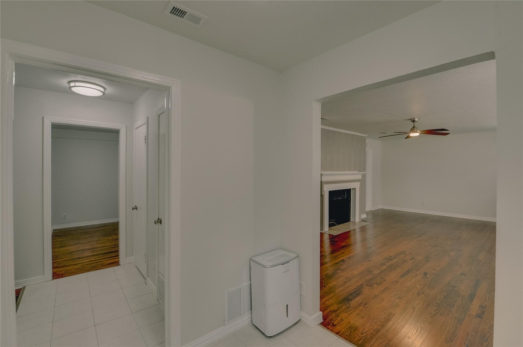 1100 Wade Hampton Street - Photo 4
