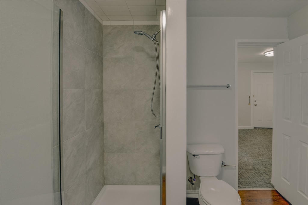1100 Wade Hampton Street - Photo 18