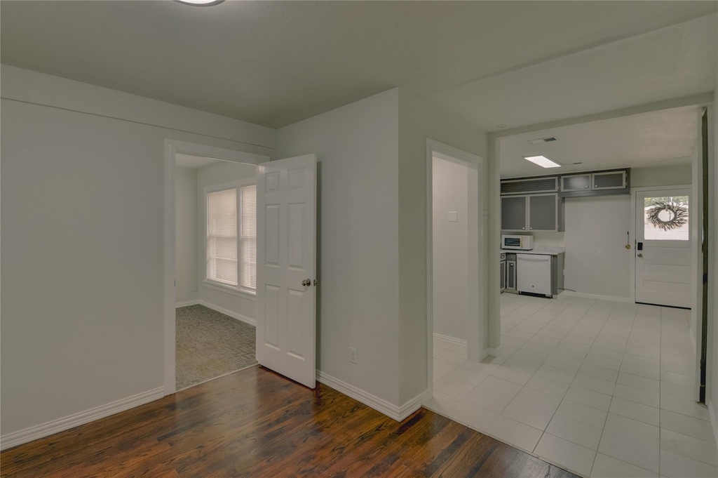 1100 Wade Hampton Street - Photo 13