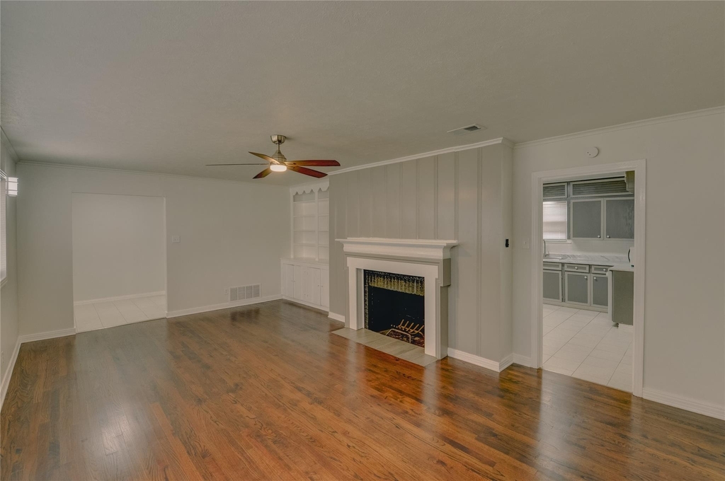 1100 Wade Hampton Street - Photo 8