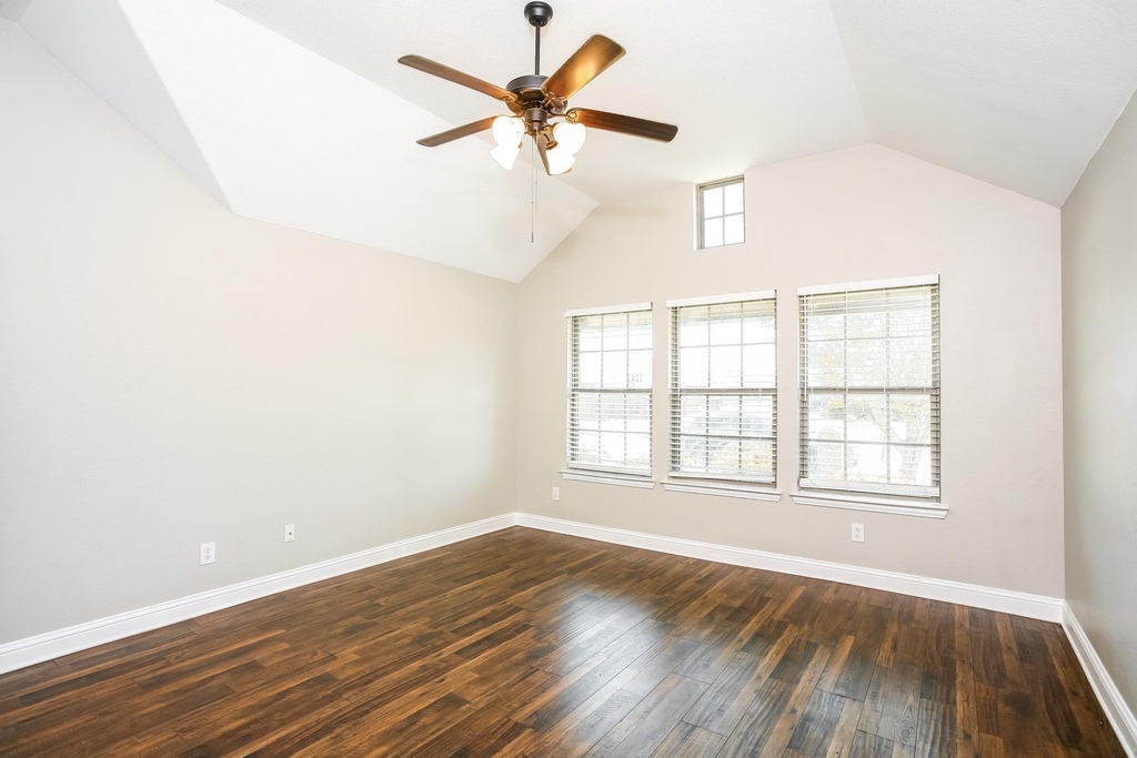 1108 Colonial Drive - Photo 9