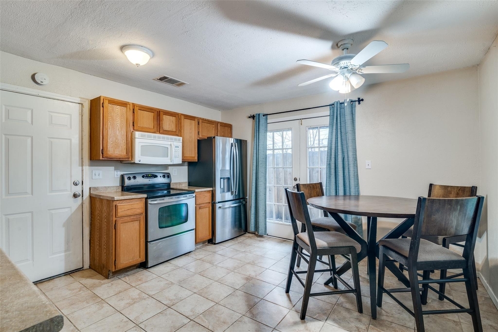 4021 Bond Street - Photo 4