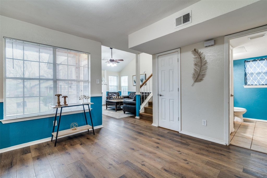 4021 Bond Street - Photo 3