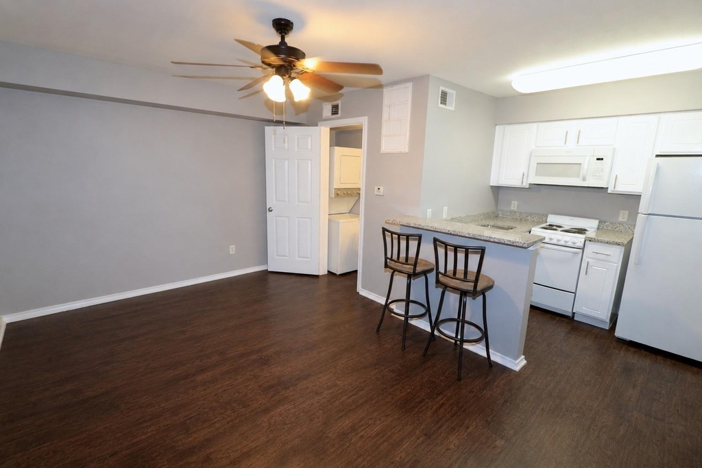 9831 Walnut Street - Photo 0