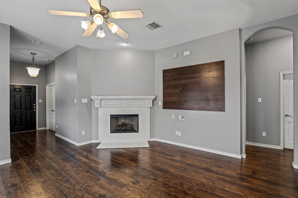 1104 Grey Fox Drive - Photo 4