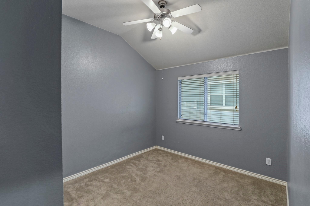 1104 Grey Fox Drive - Photo 11