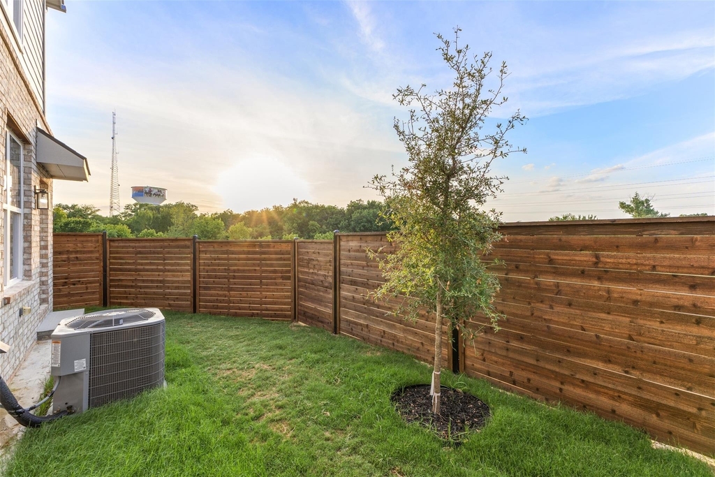 825 Premier Parkway - Photo 13