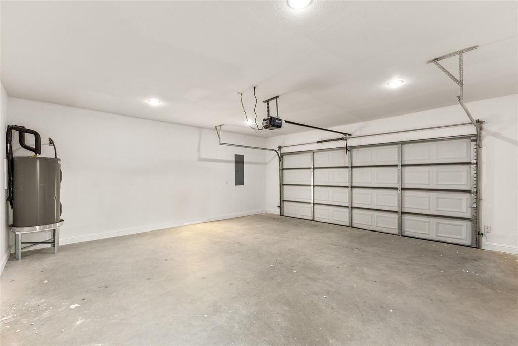 825 Premier Parkway - Photo 11