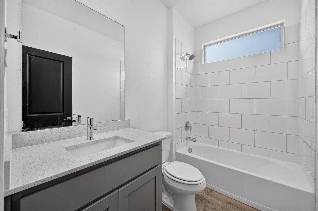 1005 Chaplin Drive - Photo 5