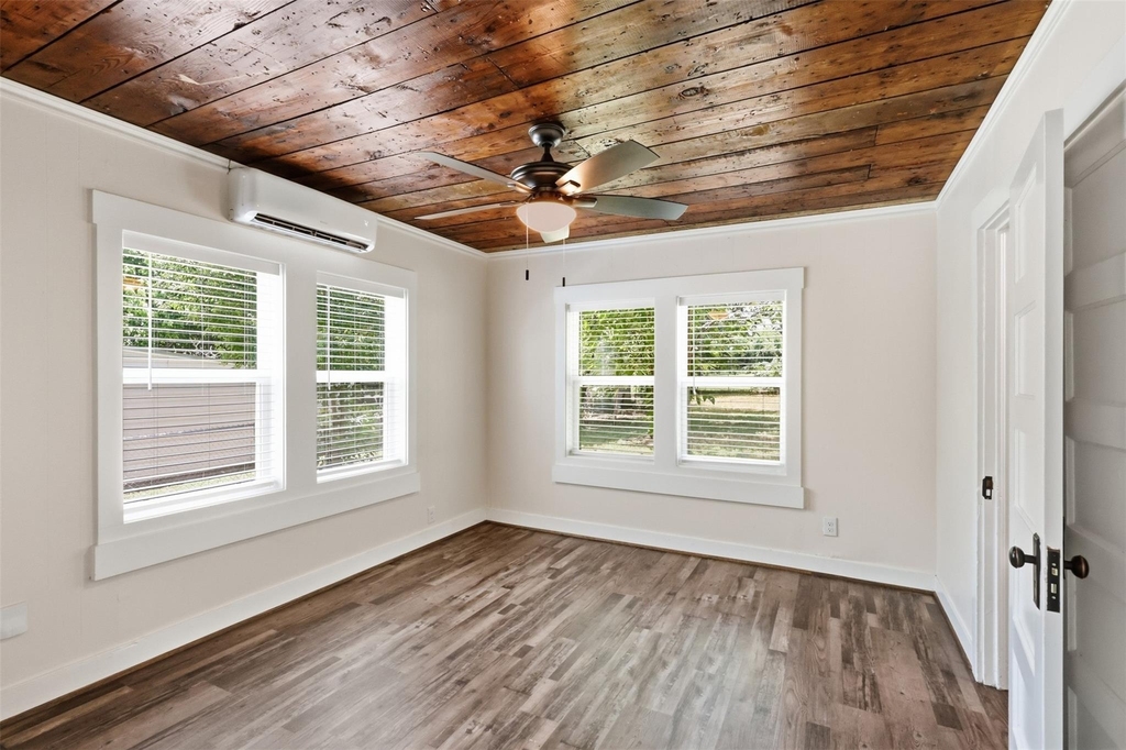 707 W Water Street - Photo 12