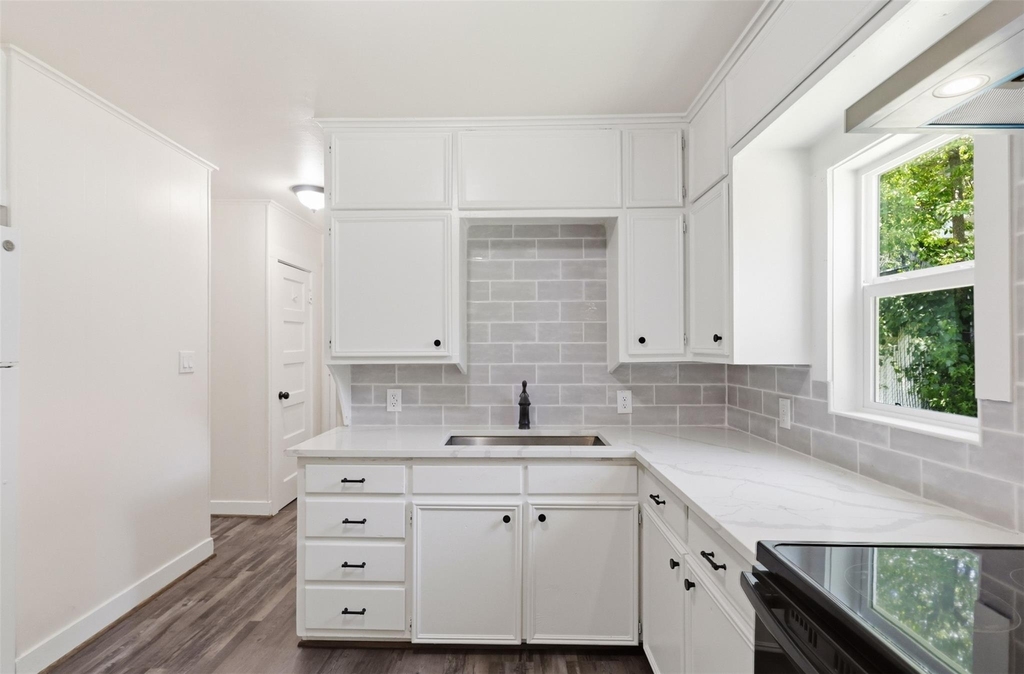 707 W Water Street - Photo 10