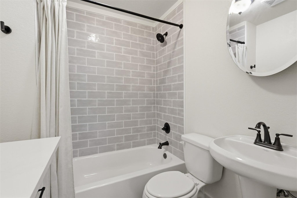 707 W Water Street - Photo 14