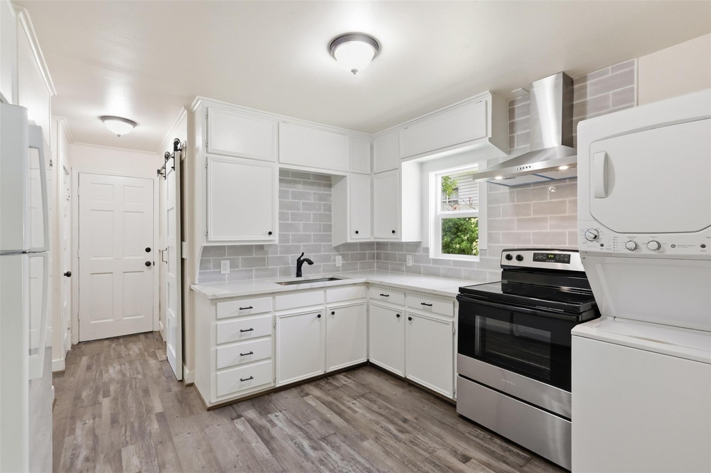 707 W Water Street - Photo 11