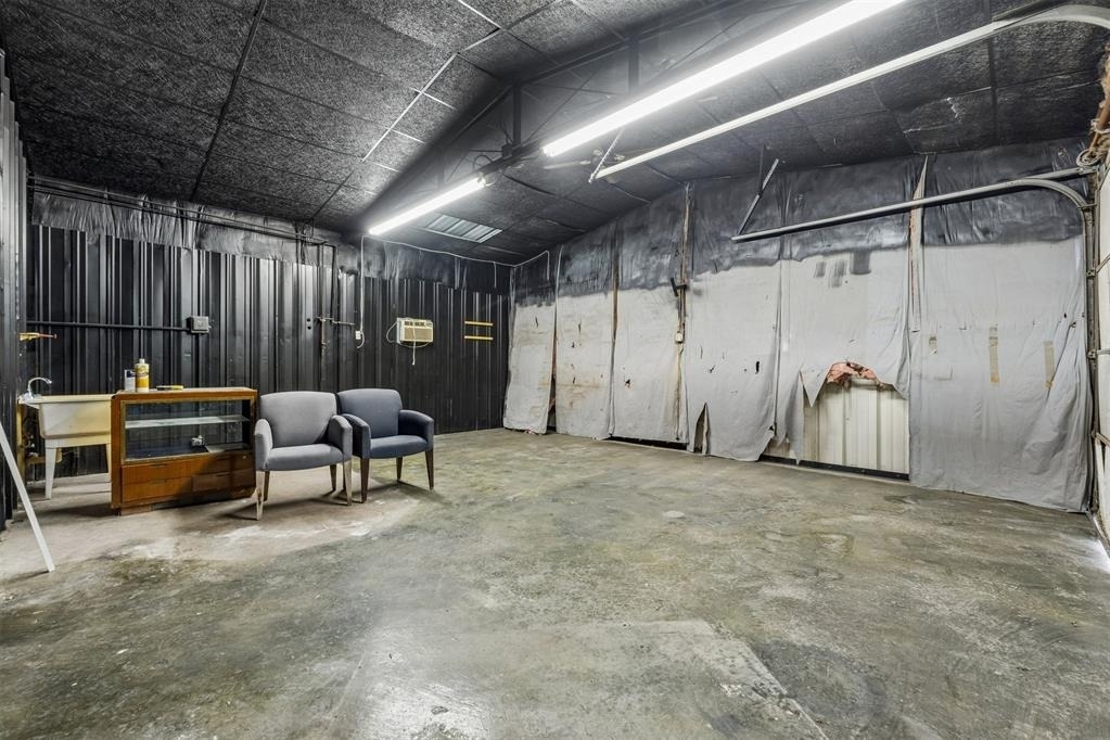 902 N Purdue Avenue - Photo 21