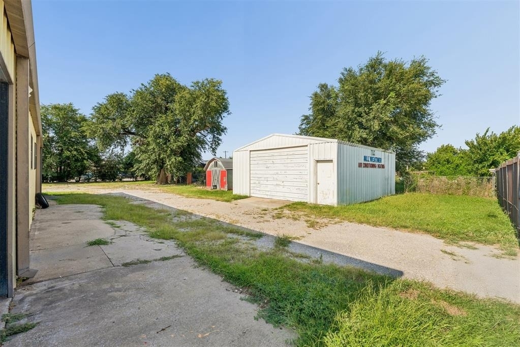 902 N Purdue Avenue - Photo 6