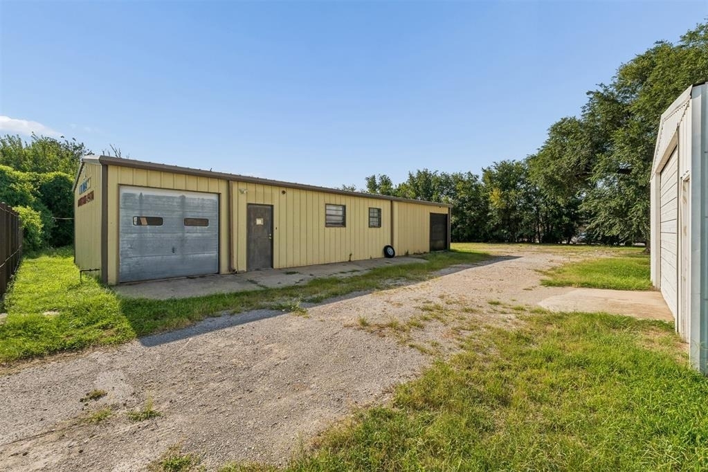 902 N Purdue Avenue - Photo 5
