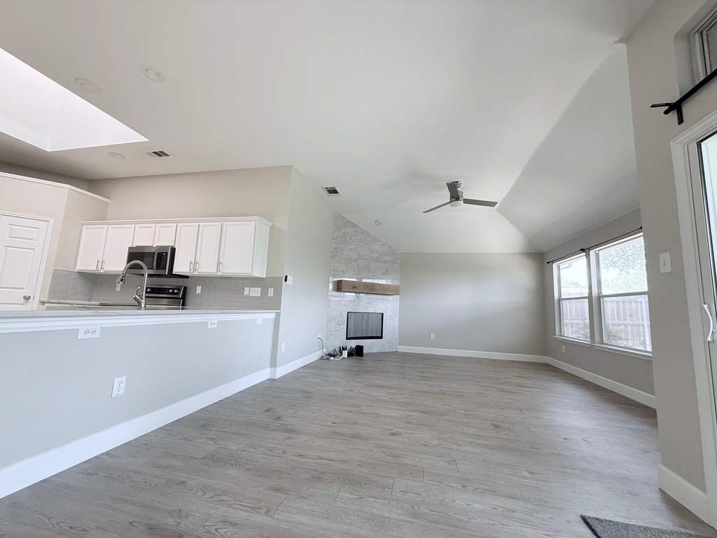 7608 Sunburst Trail - Photo 5