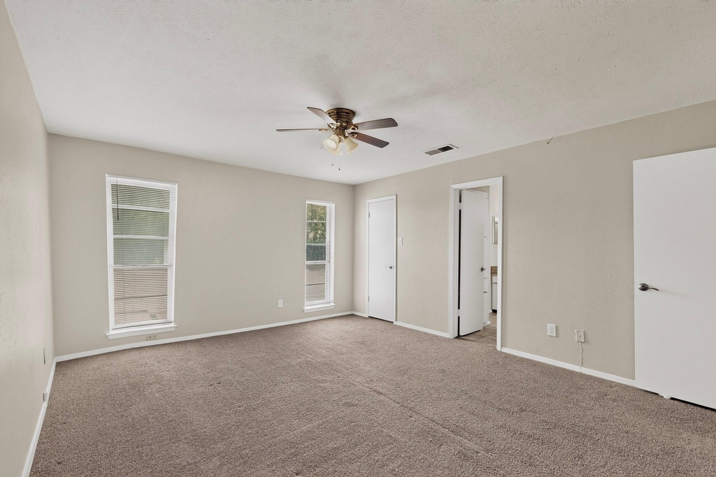 1949 Shorewood Drive - Photo 16