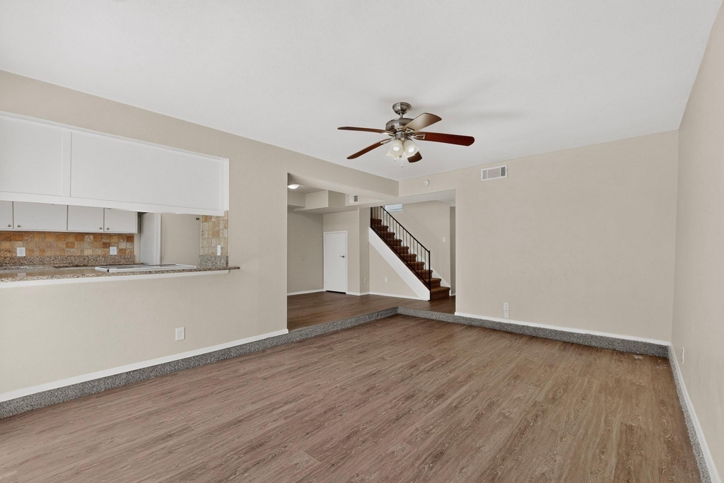 1949 Shorewood Drive - Photo 7