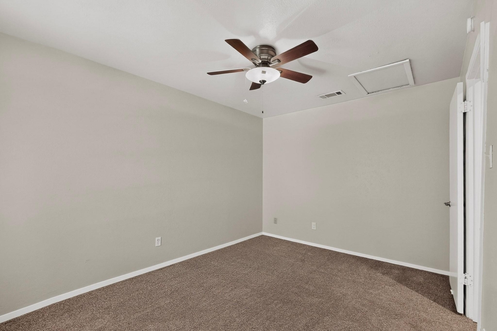 1949 Shorewood Drive - Photo 25