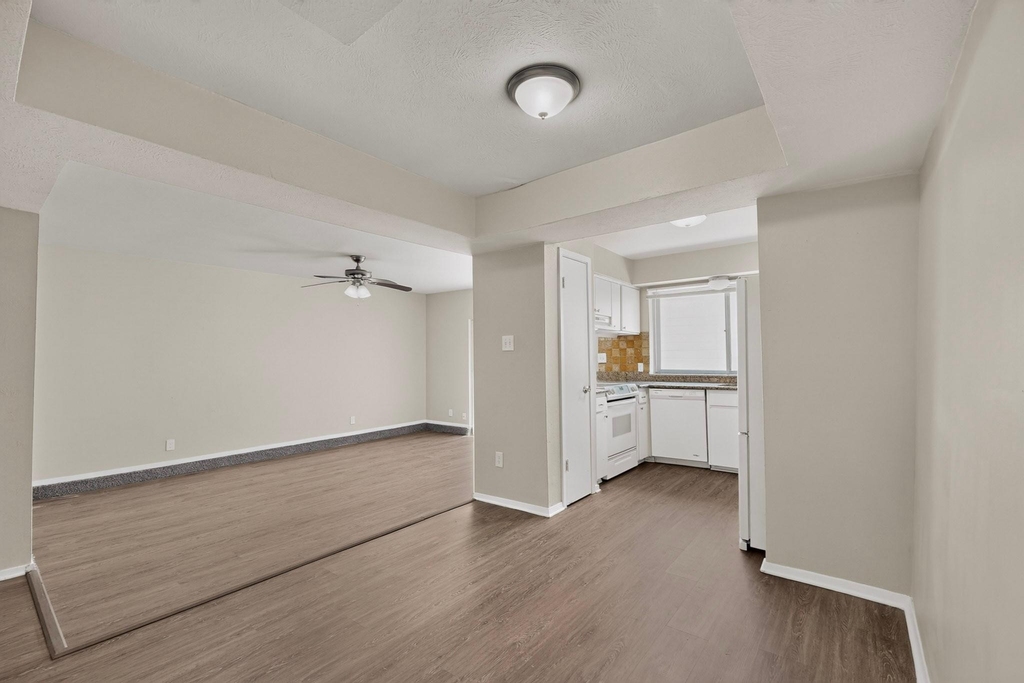 1949 Shorewood Drive - Photo 10