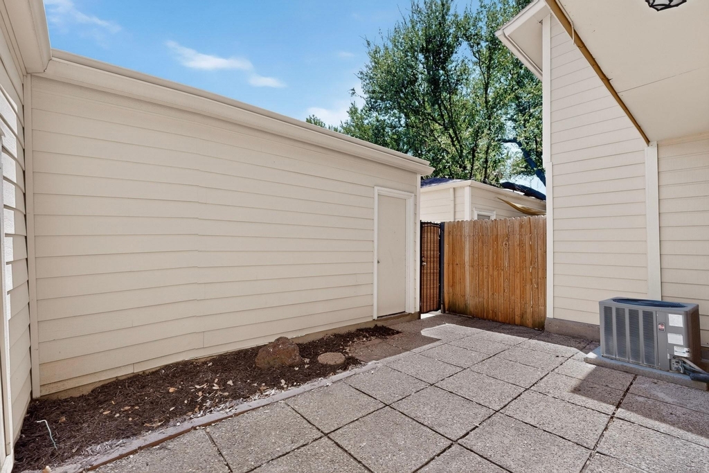 1949 Shorewood Drive - Photo 30