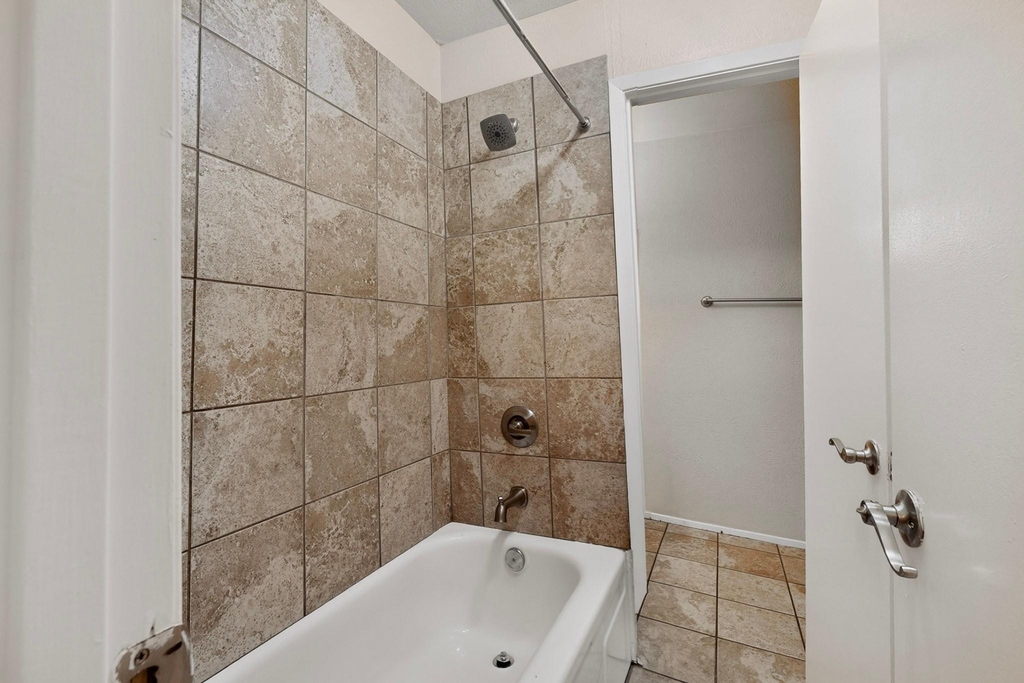 1949 Shorewood Drive - Photo 21