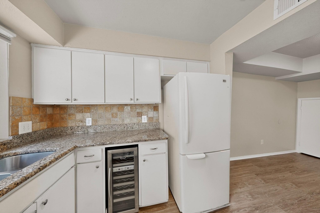 1949 Shorewood Drive - Photo 12
