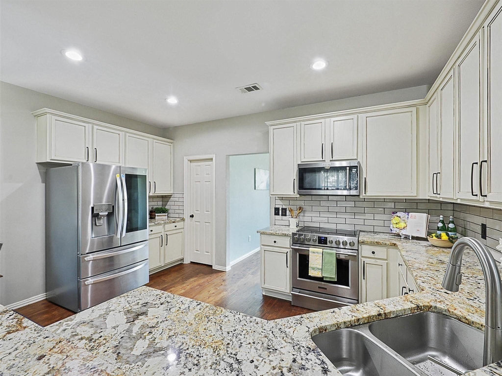 5004 Rain Forest Drive - Photo 29