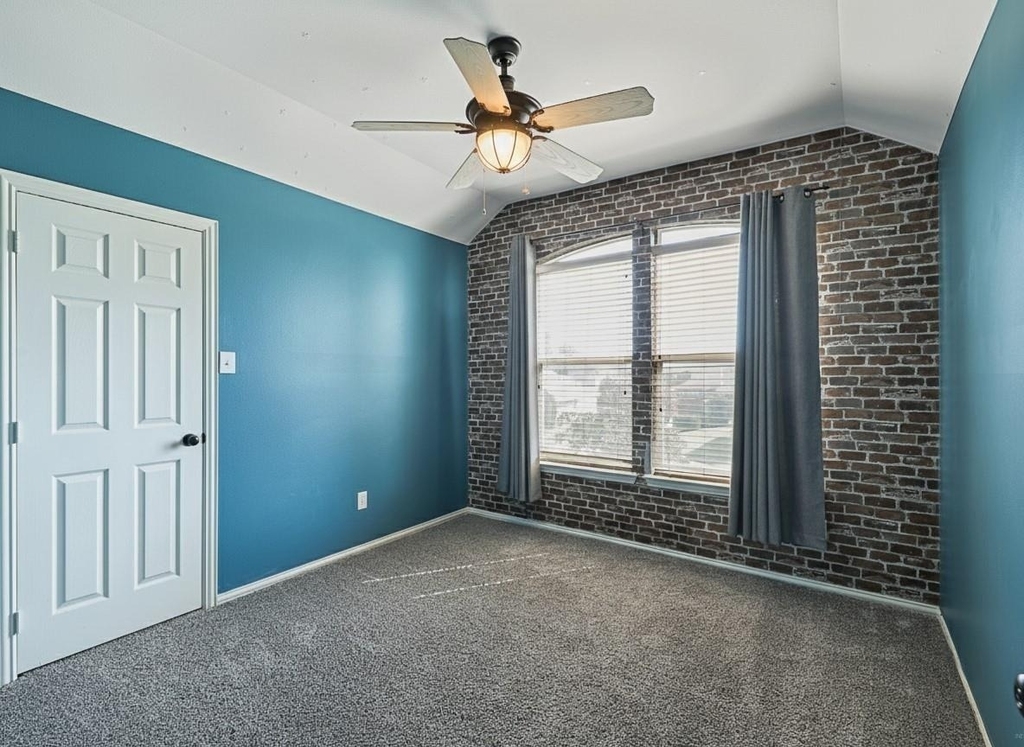 5004 Rain Forest Drive - Photo 6